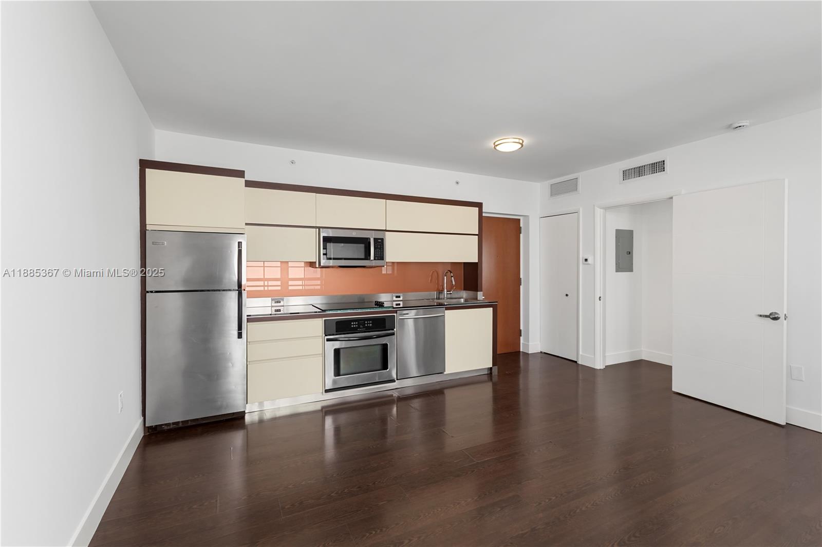 435 21st St #306, Miami Beach FL 33139