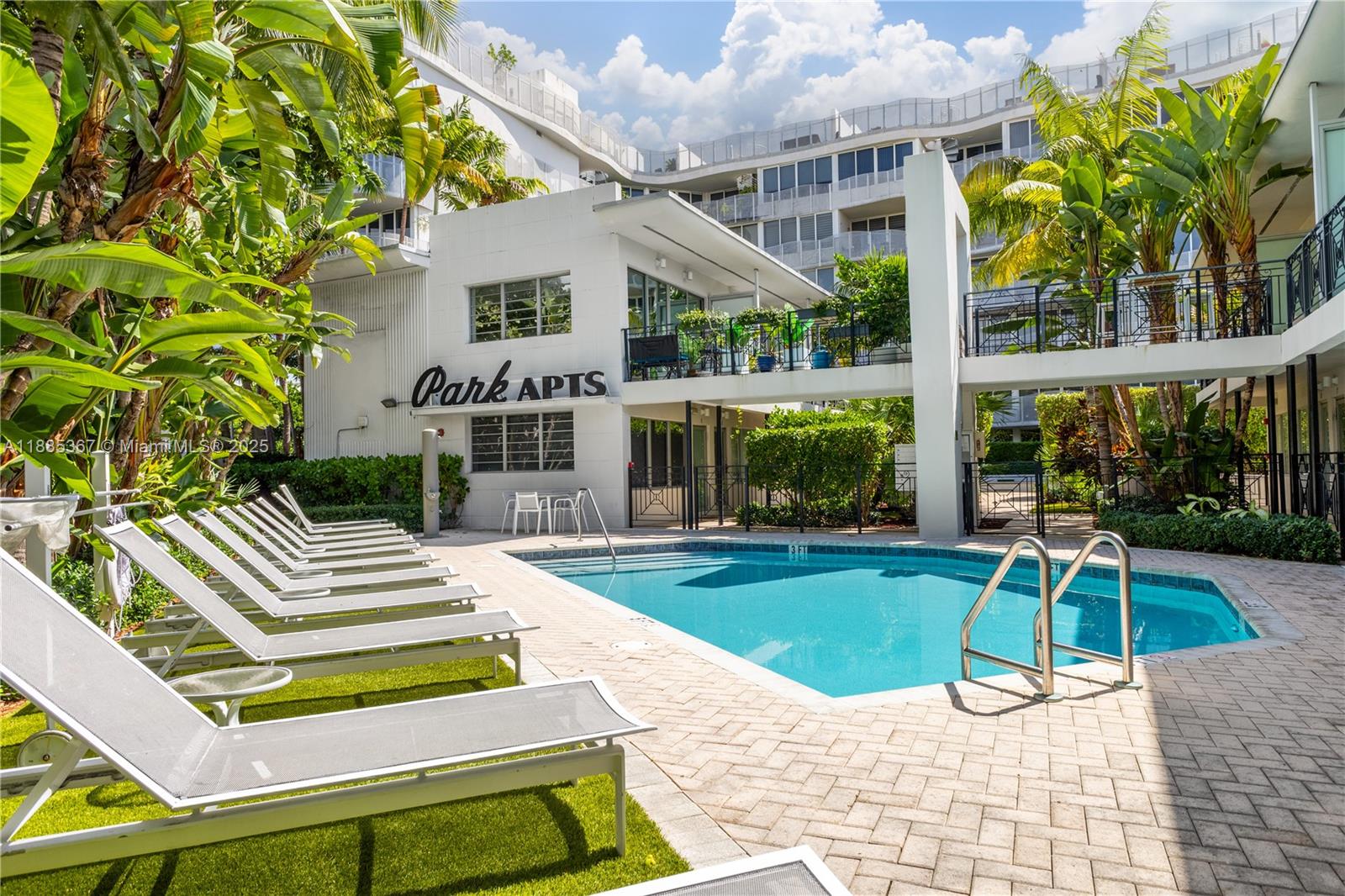 435 21st St #306, Miami Beach FL 33139