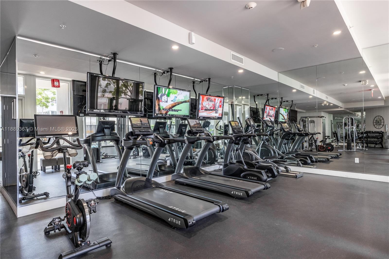 435 21st St #306, Miami Beach FL 33139