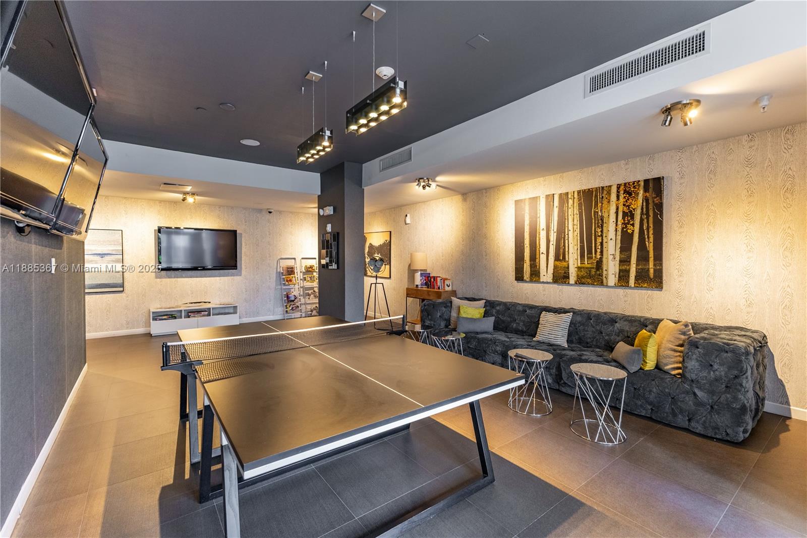 435 21st St #306, Miami Beach FL 33139