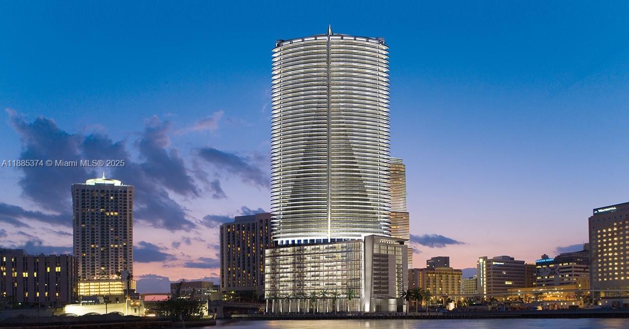 200 Biscayne Boulevard Way #5104, Miami FL 33131