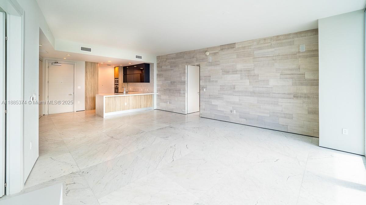 200 Biscayne Boulevard Way #5104, Miami FL 33131