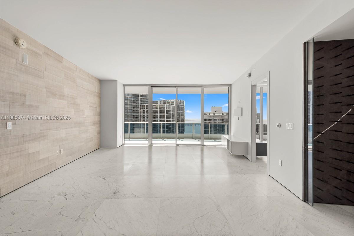 200 Biscayne Boulevard Way #5104, Miami FL 33131