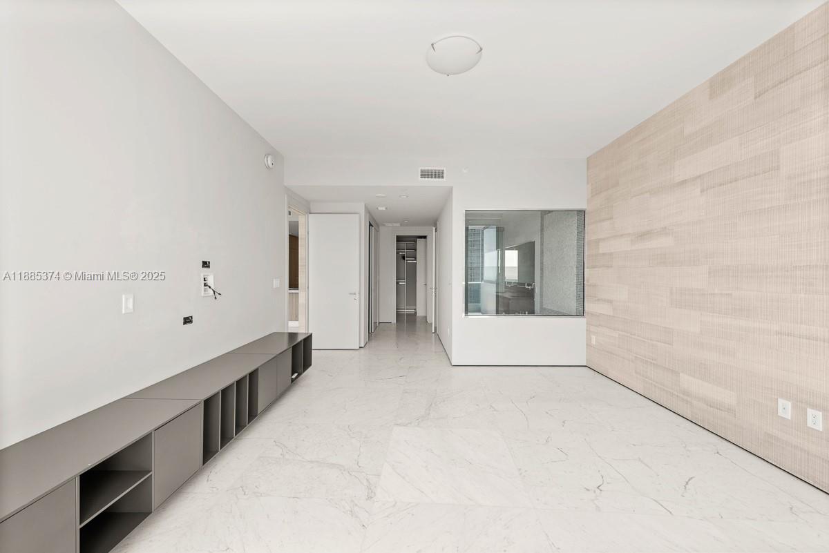 200 Biscayne Boulevard Way #5104, Miami FL 33131
