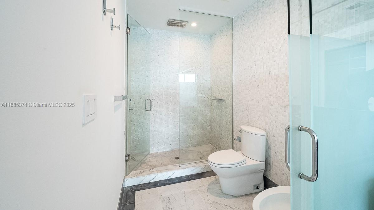 200 Biscayne Boulevard Way #5104, Miami FL 33131