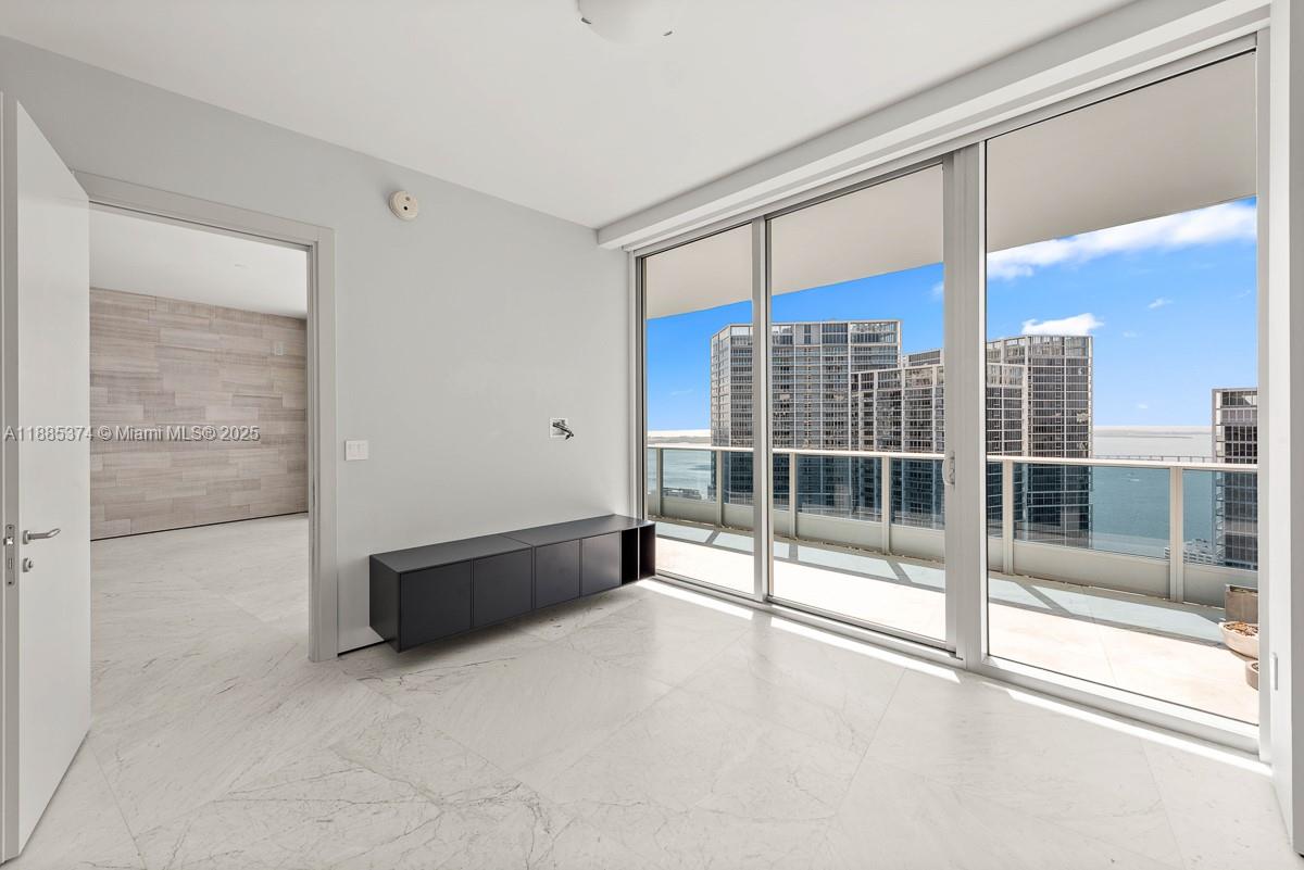 200 Biscayne Boulevard Way #5104, Miami FL 33131