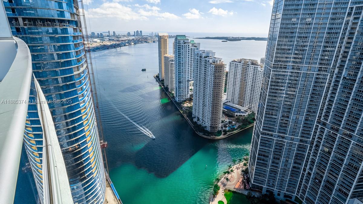 200 Biscayne Boulevard Way #5104, Miami FL 33131