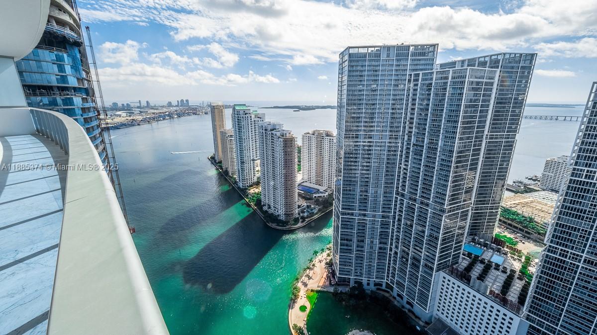 200 Biscayne Boulevard Way #5104, Miami FL 33131