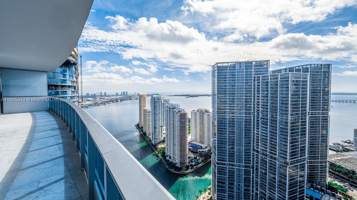200 Biscayne Boulevard Way #5104, Miami FL 33131