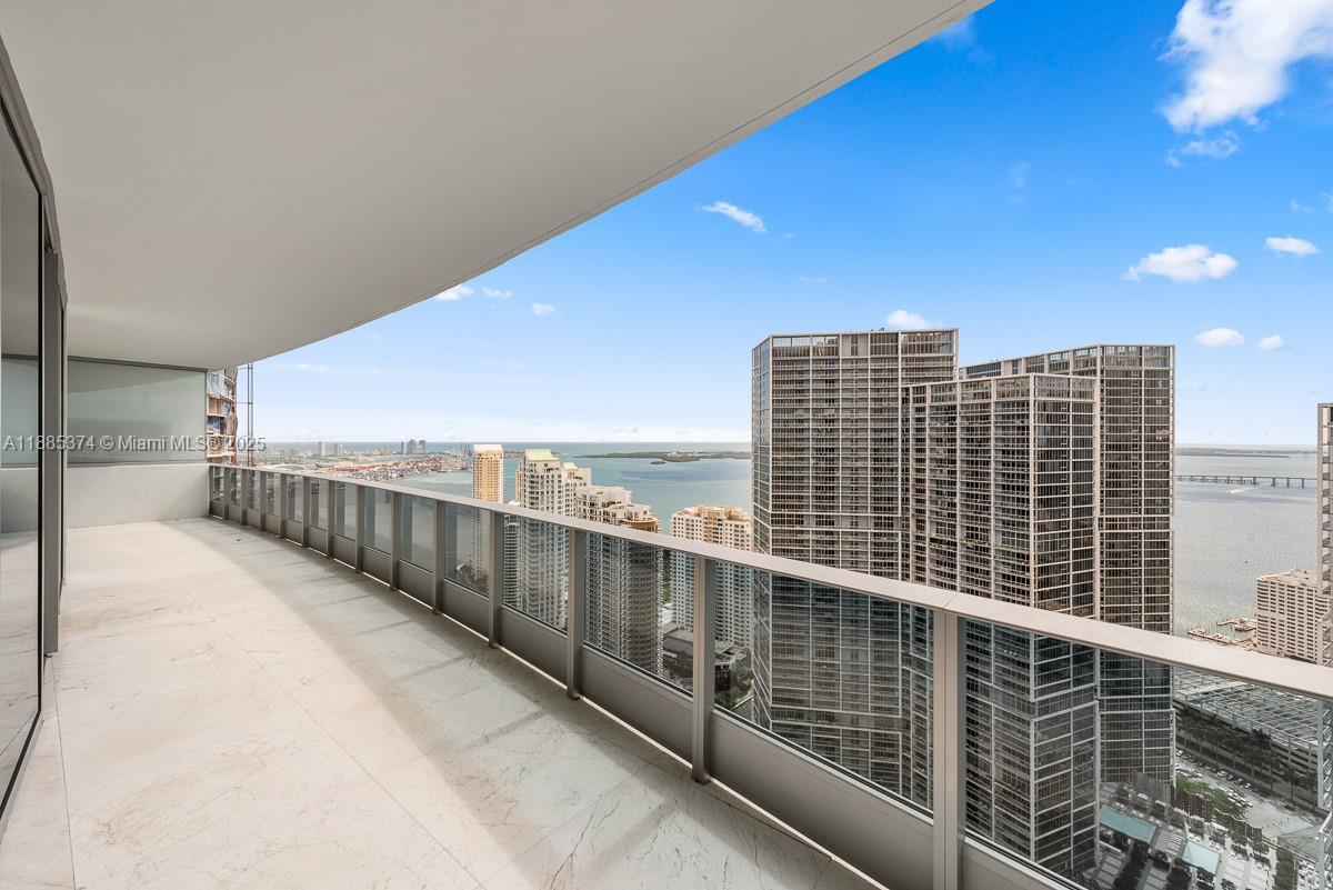 200 Biscayne Boulevard Way #5104, Miami FL 33131