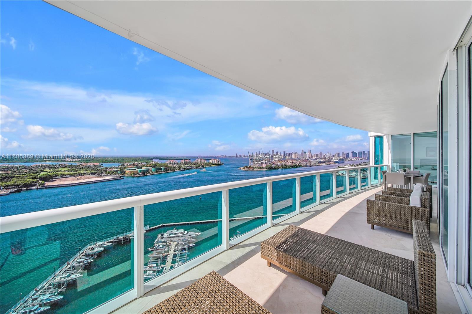 1000 S Pointe Dr #2202, Miami Beach FL 33139