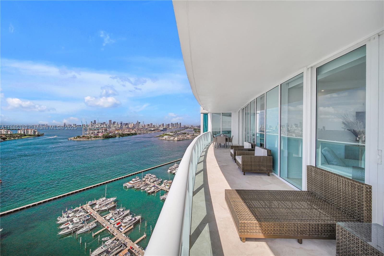 1000 S Pointe Dr #2202, Miami Beach FL 33139