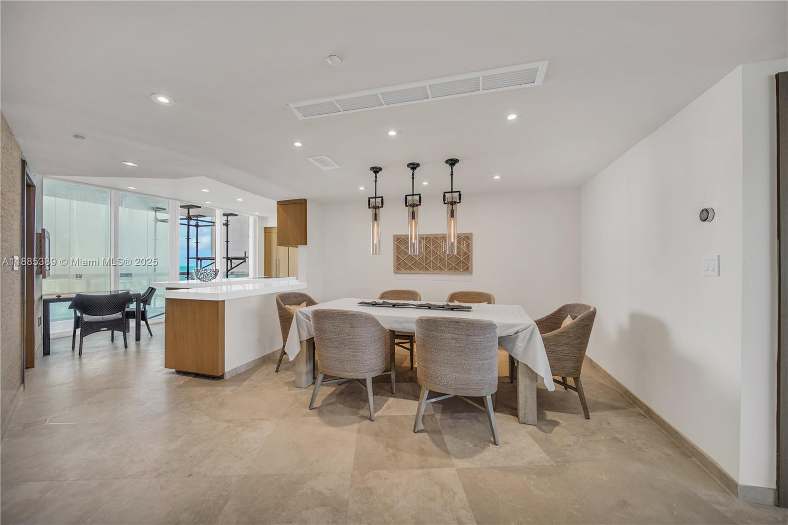 1000 S Pointe Dr #2202, Miami Beach FL 33139