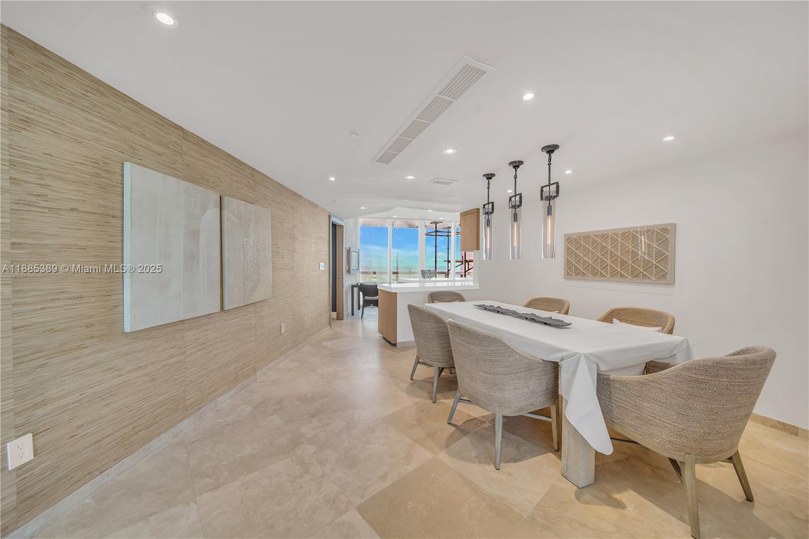 1000 S Pointe Dr #2202, Miami Beach FL 33139