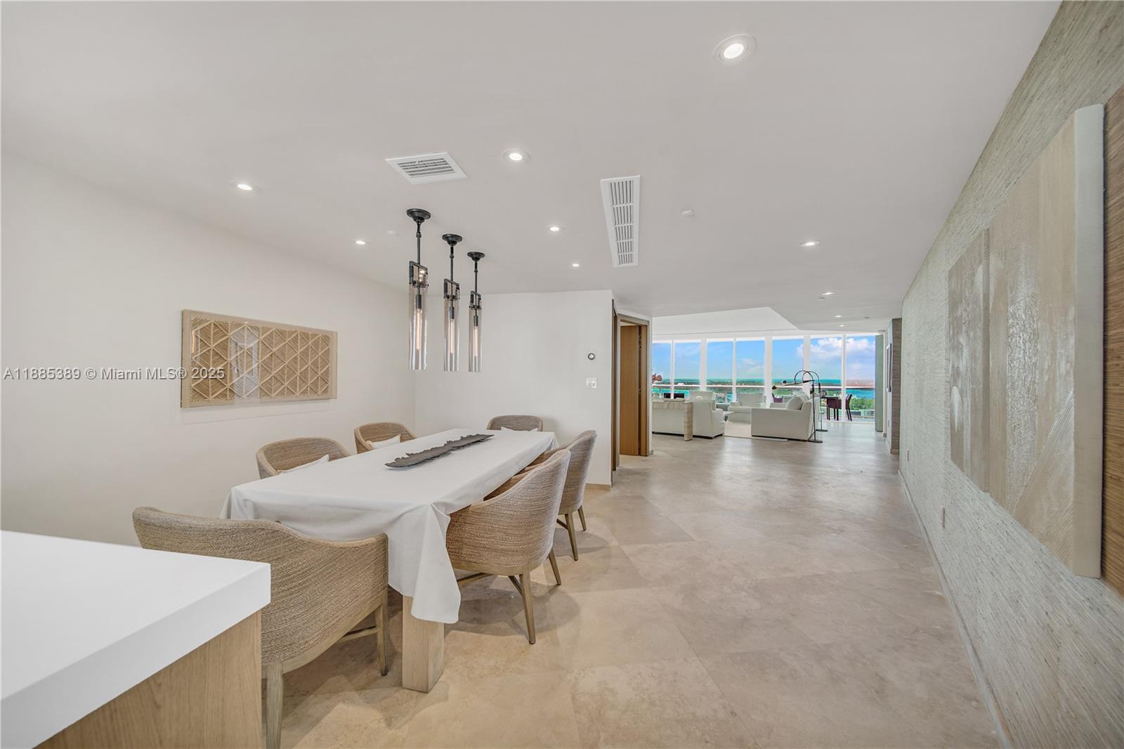 1000 S Pointe Dr #2202, Miami Beach FL 33139