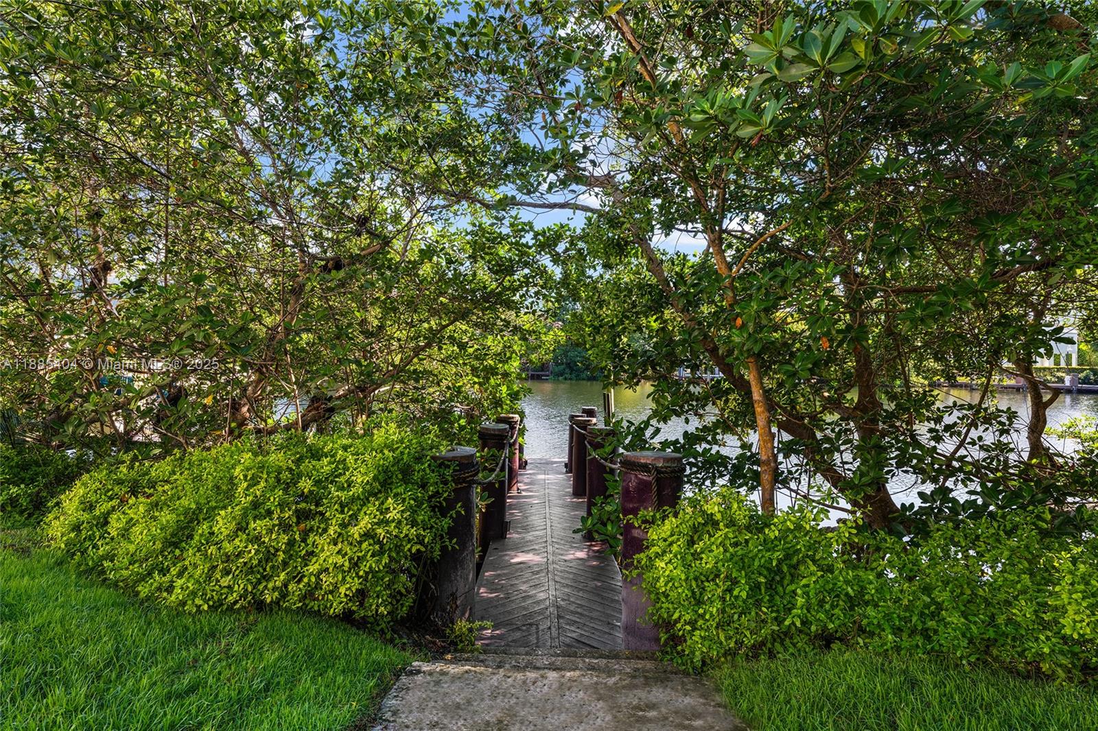 231 Costanera Rd, Coral Gables FL 33143