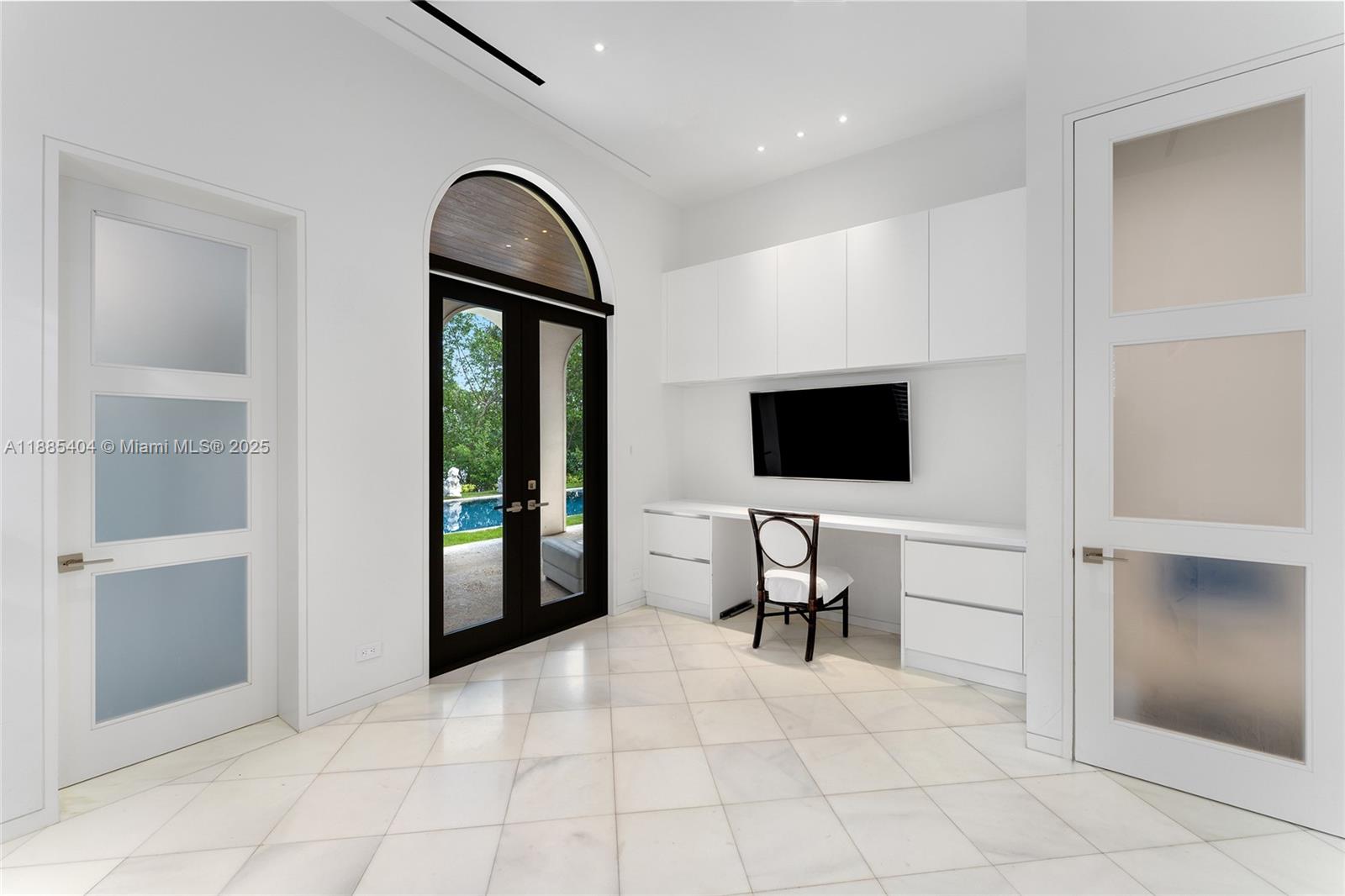 231 Costanera Rd, Coral Gables FL 33143