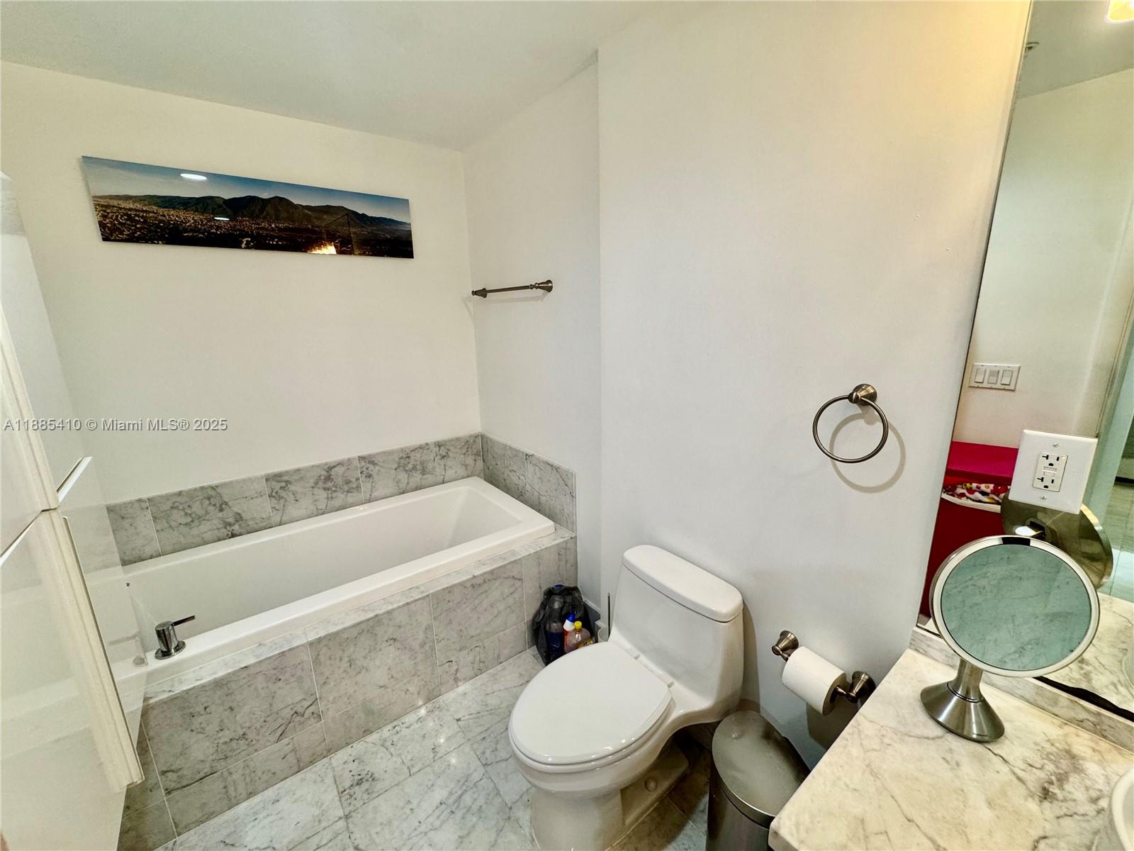 244 Biscayne Blvd #2906, Miami FL 33132