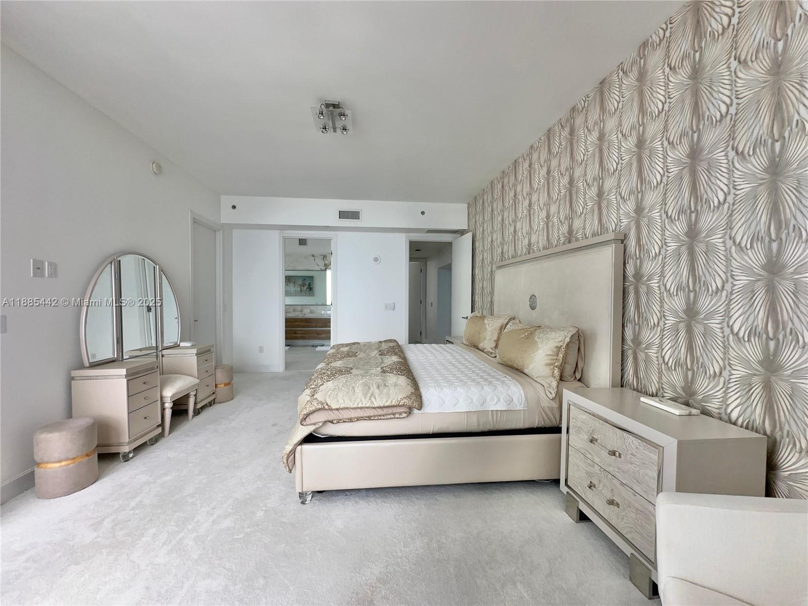 15901 Collins Ave #2406, Sunny Isles Beach FL 33160