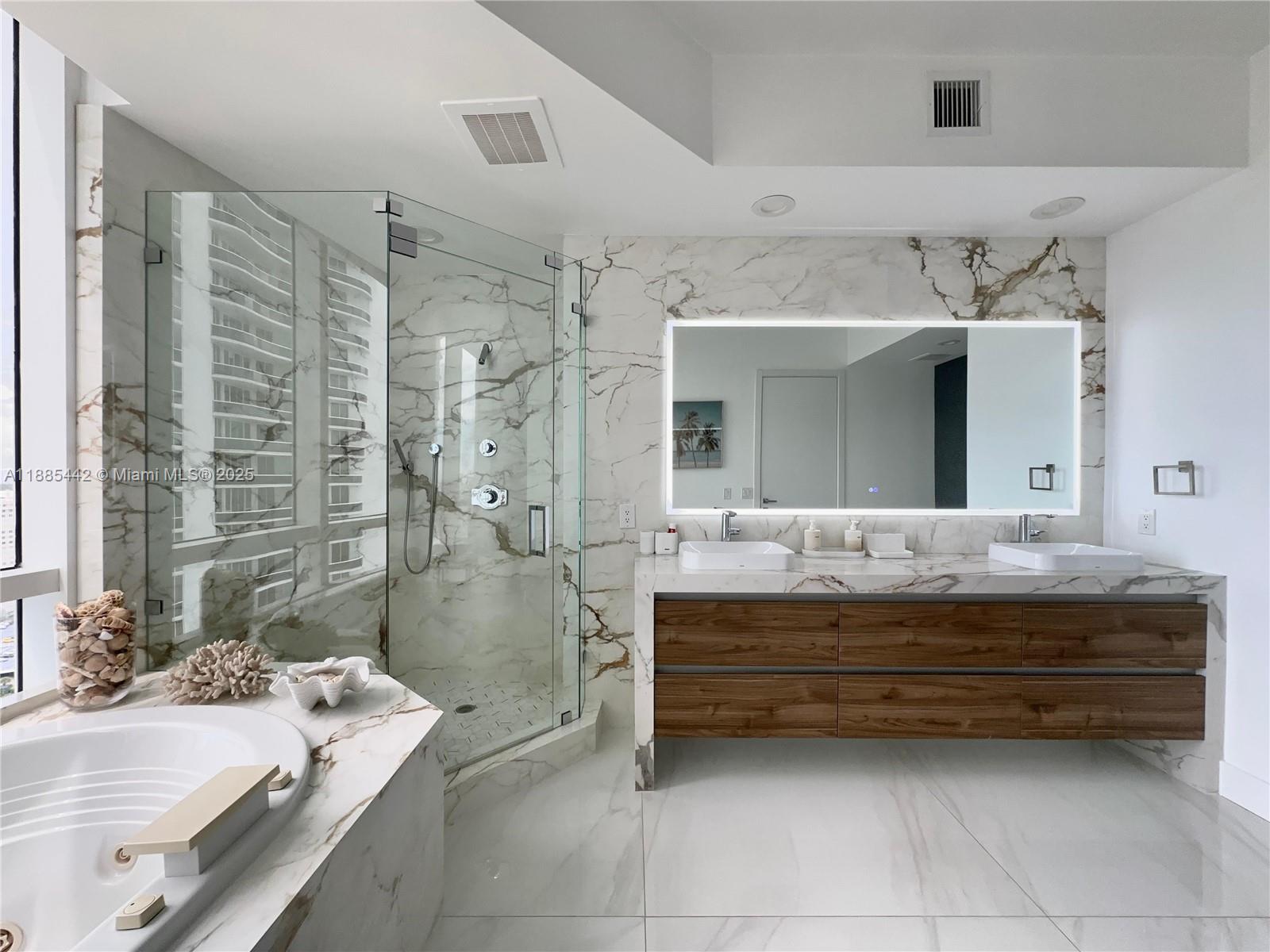 15901 Collins Ave #2406, Sunny Isles Beach FL 33160