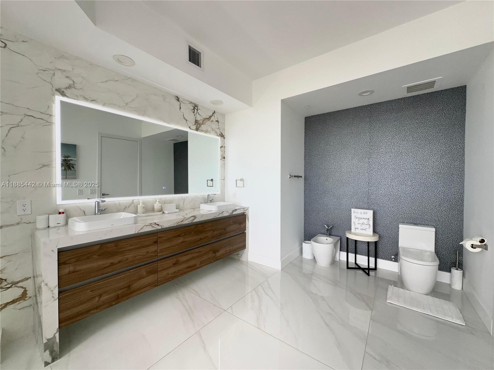 15901 Collins Ave #2406, Sunny Isles Beach FL 33160