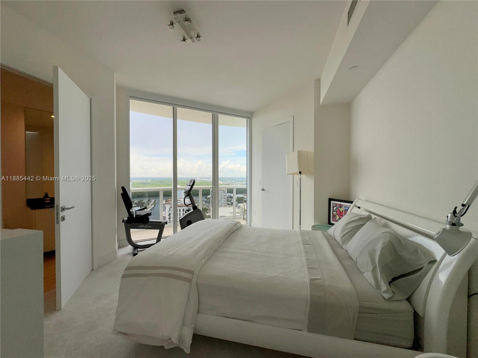 15901 Collins Ave #2406, Sunny Isles Beach FL 33160