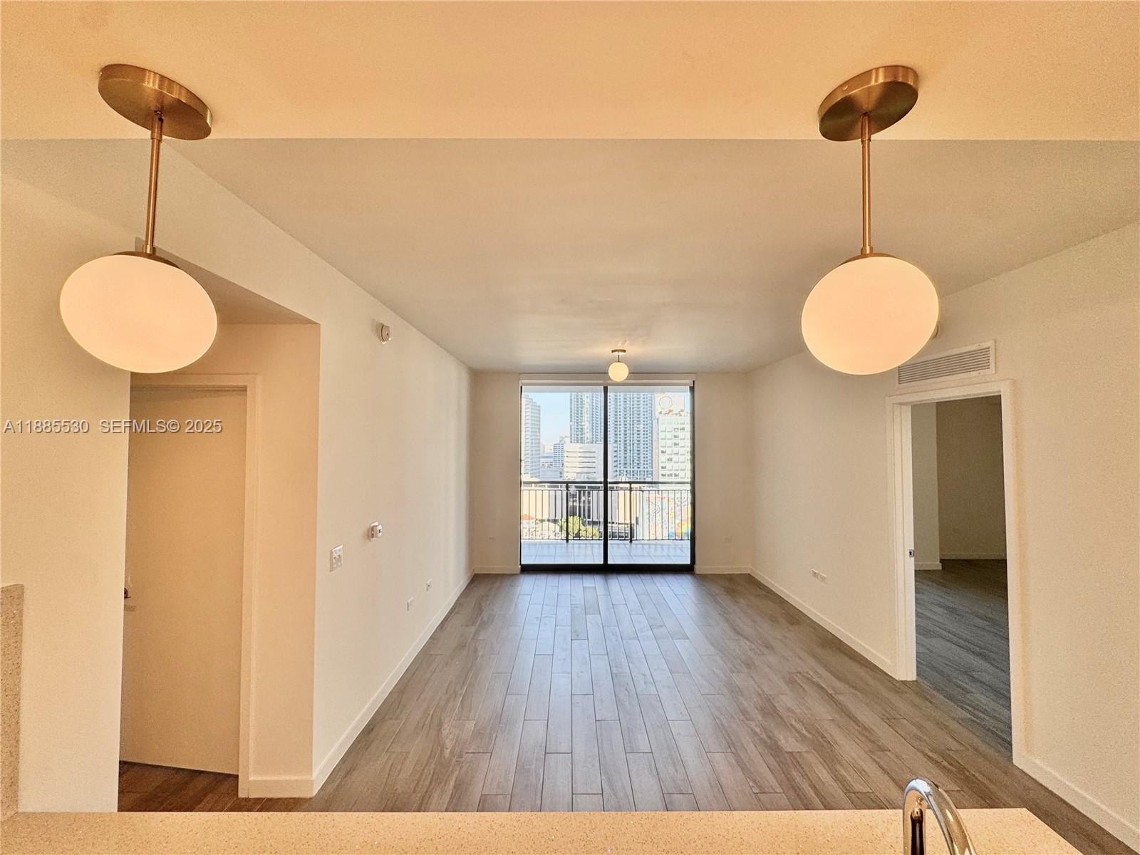 999 SW 1st Ave #1811, Miami FL 33130