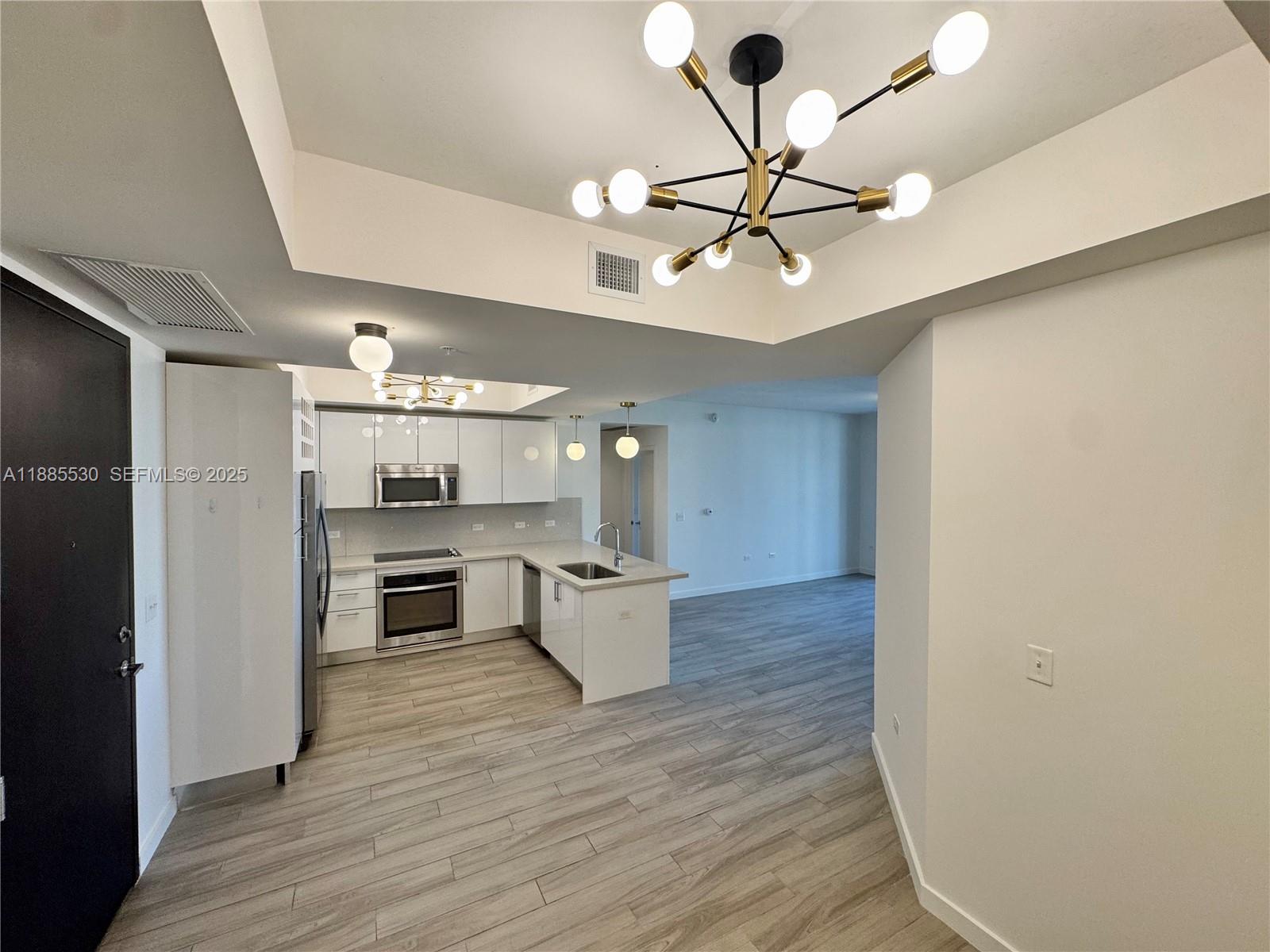 999 SW 1st Ave #1811, Miami FL 33130