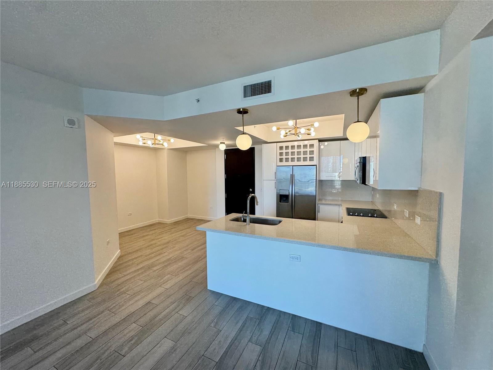 999 SW 1st Ave #1811, Miami FL 33130