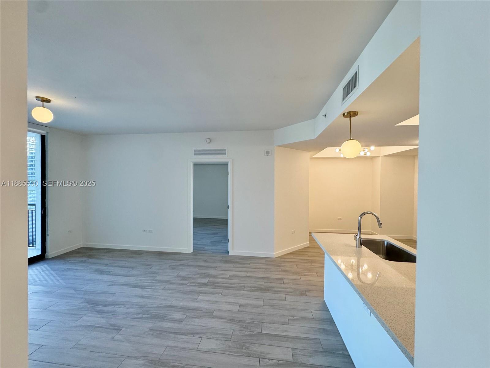 999 SW 1st Ave #1811, Miami FL 33130