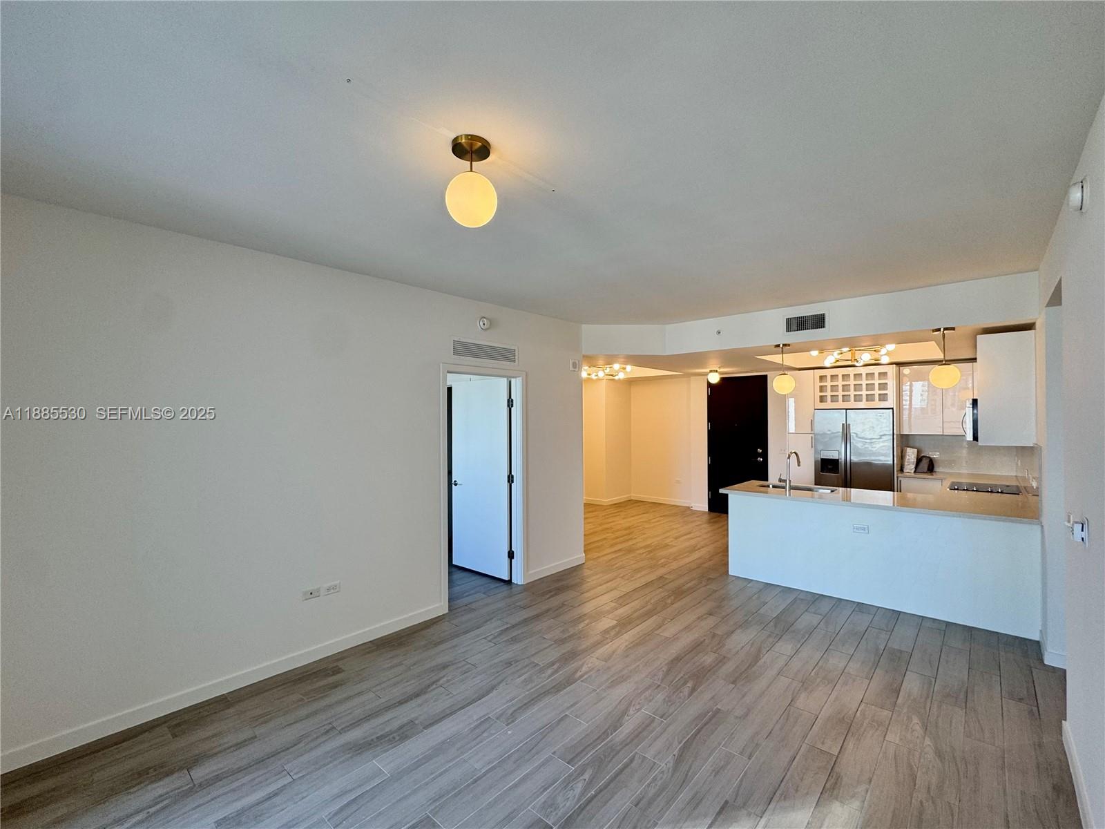 999 SW 1st Ave #1811, Miami FL 33130