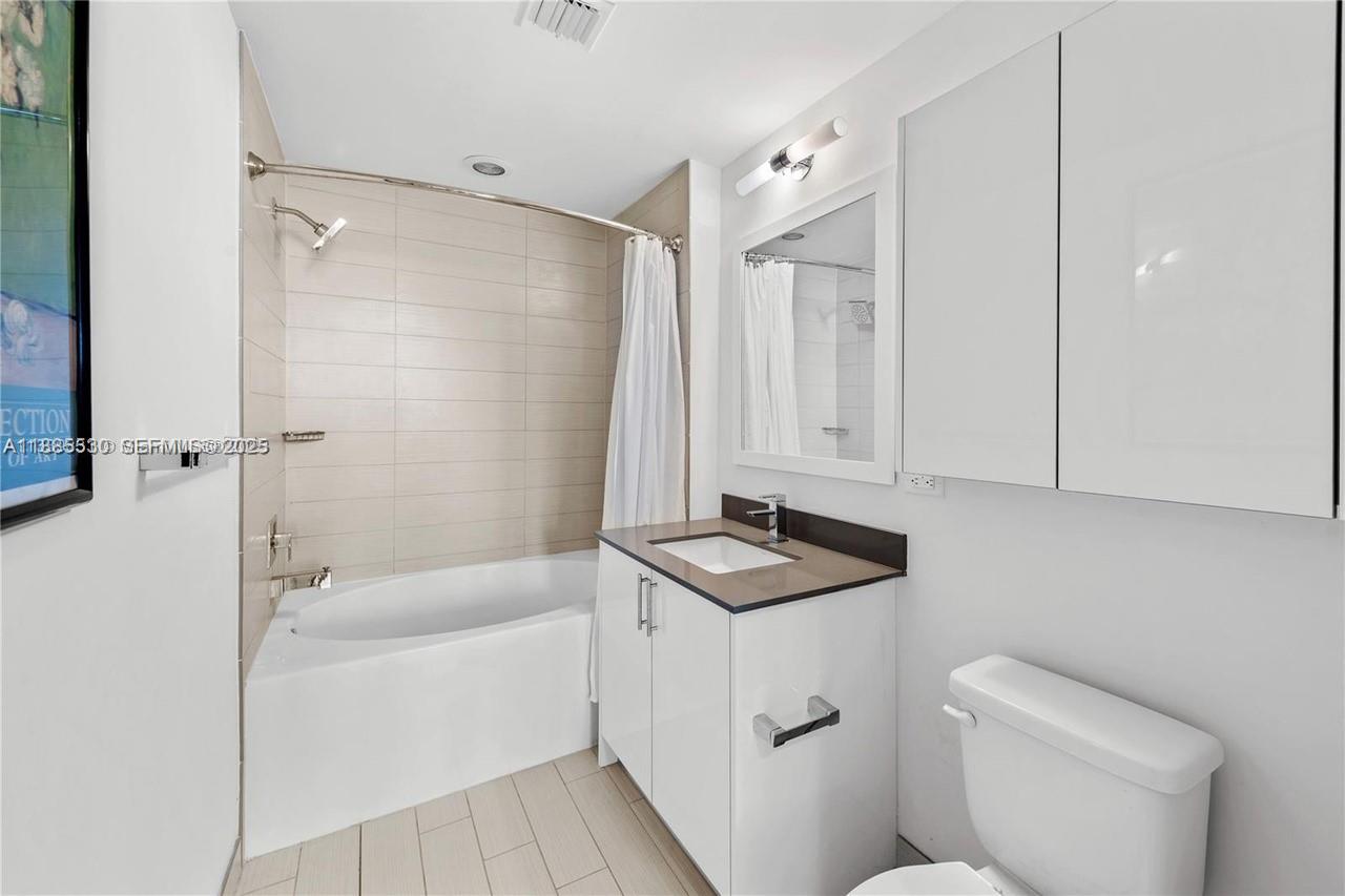 999 SW 1st Ave #1811, Miami FL 33130