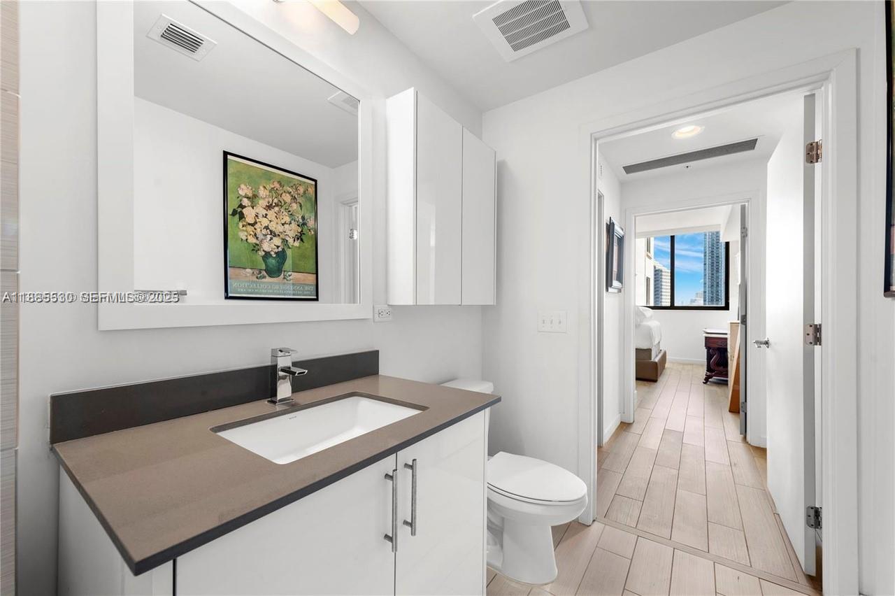 999 SW 1st Ave #1811, Miami FL 33130