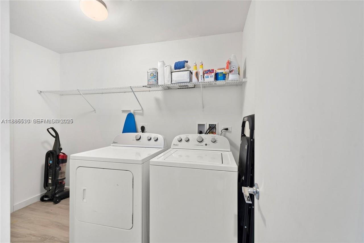 999 SW 1st Ave #1811, Miami FL 33130