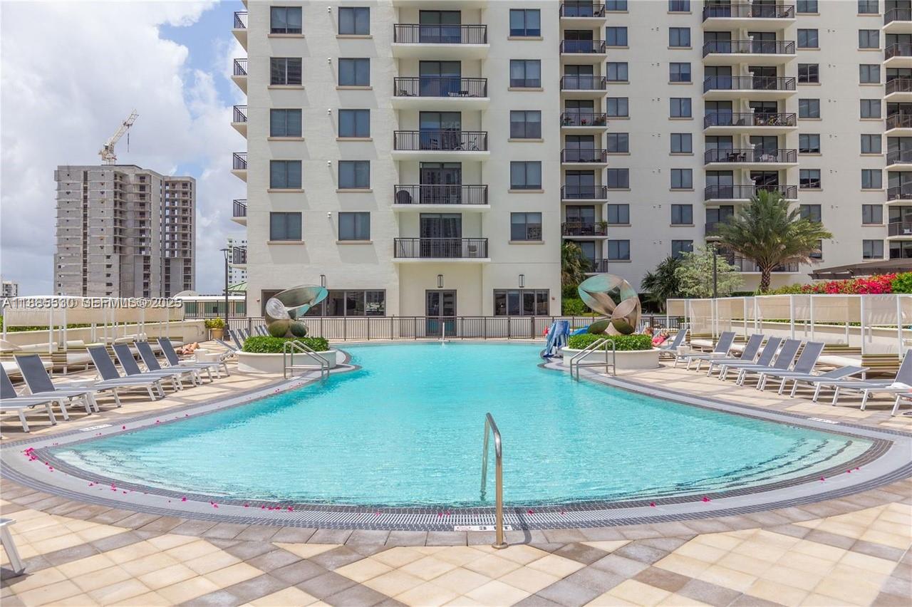 999 SW 1st Ave #1811, Miami FL 33130