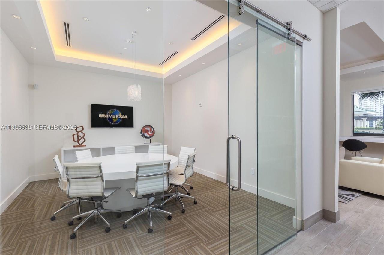 999 SW 1st Ave #1811, Miami FL 33130