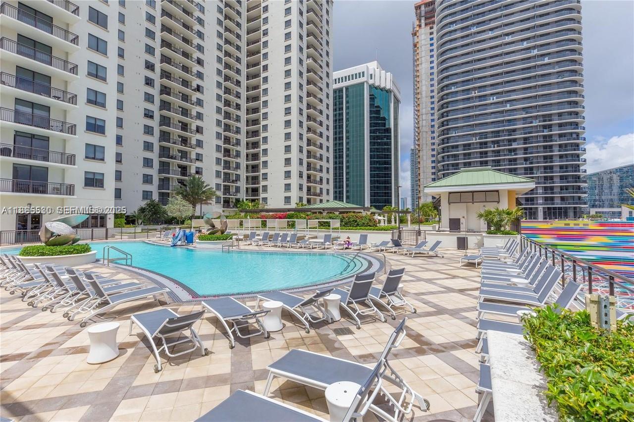 999 SW 1st Ave #1811, Miami FL 33130