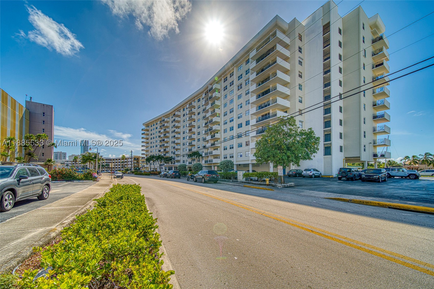 401 Golden Isles Dr #908, Hallandale Beach FL 33009