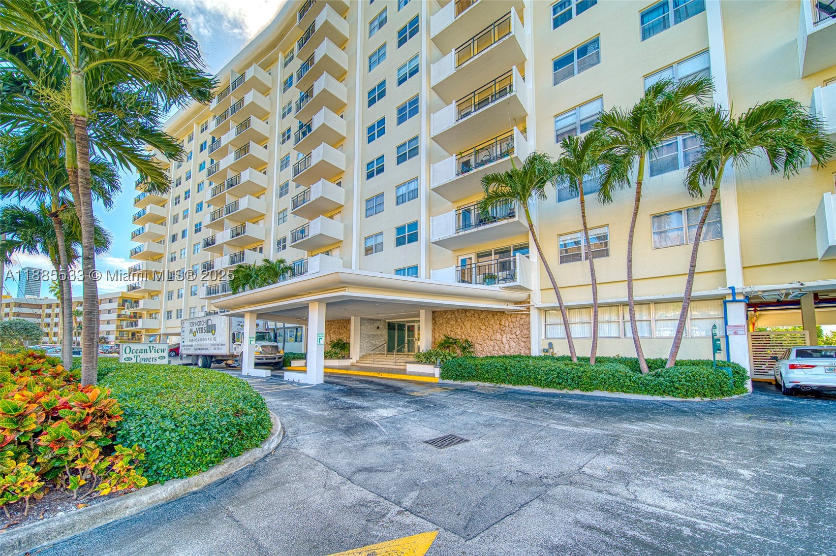 401 Golden Isles Dr #908, Hallandale Beach FL 33009