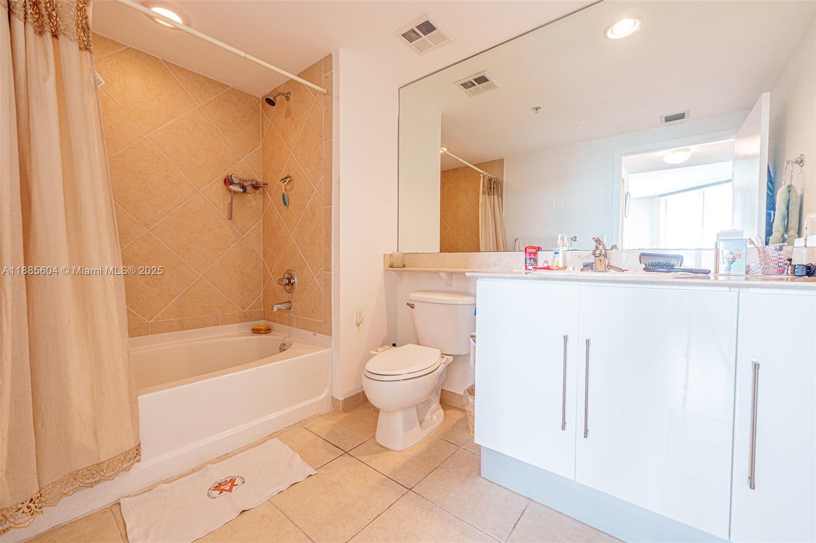 335 S Biscayne Blvd #3005, Miami FL 33131