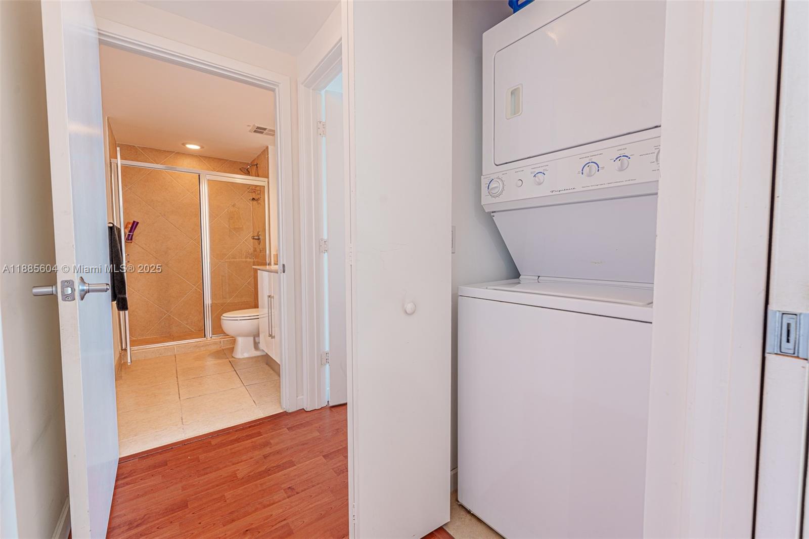 335 S Biscayne Blvd #3005, Miami FL 33131