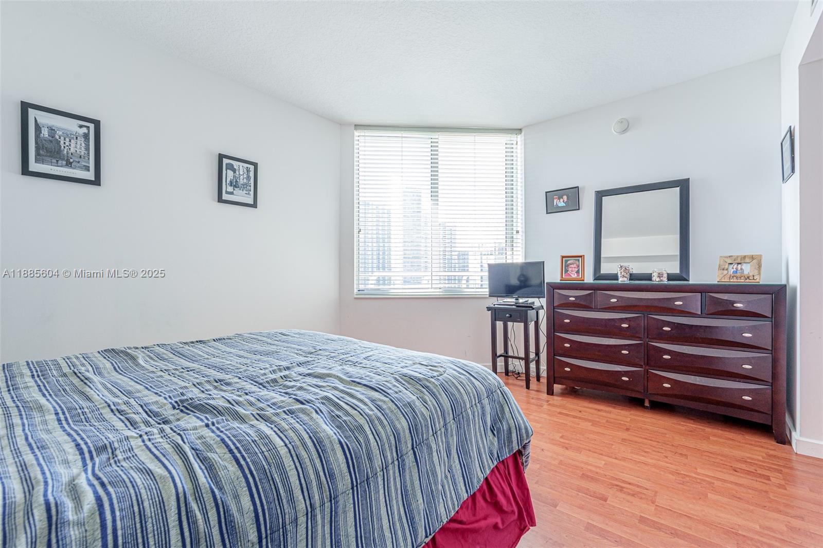 335 S Biscayne Blvd #3005, Miami FL 33131