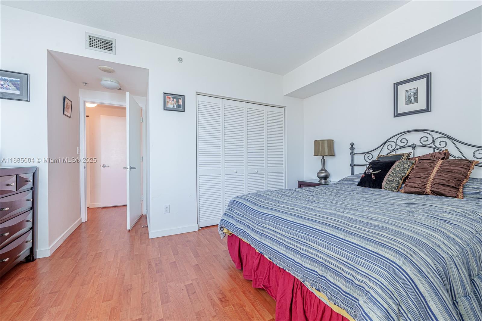 335 S Biscayne Blvd #3005, Miami FL 33131