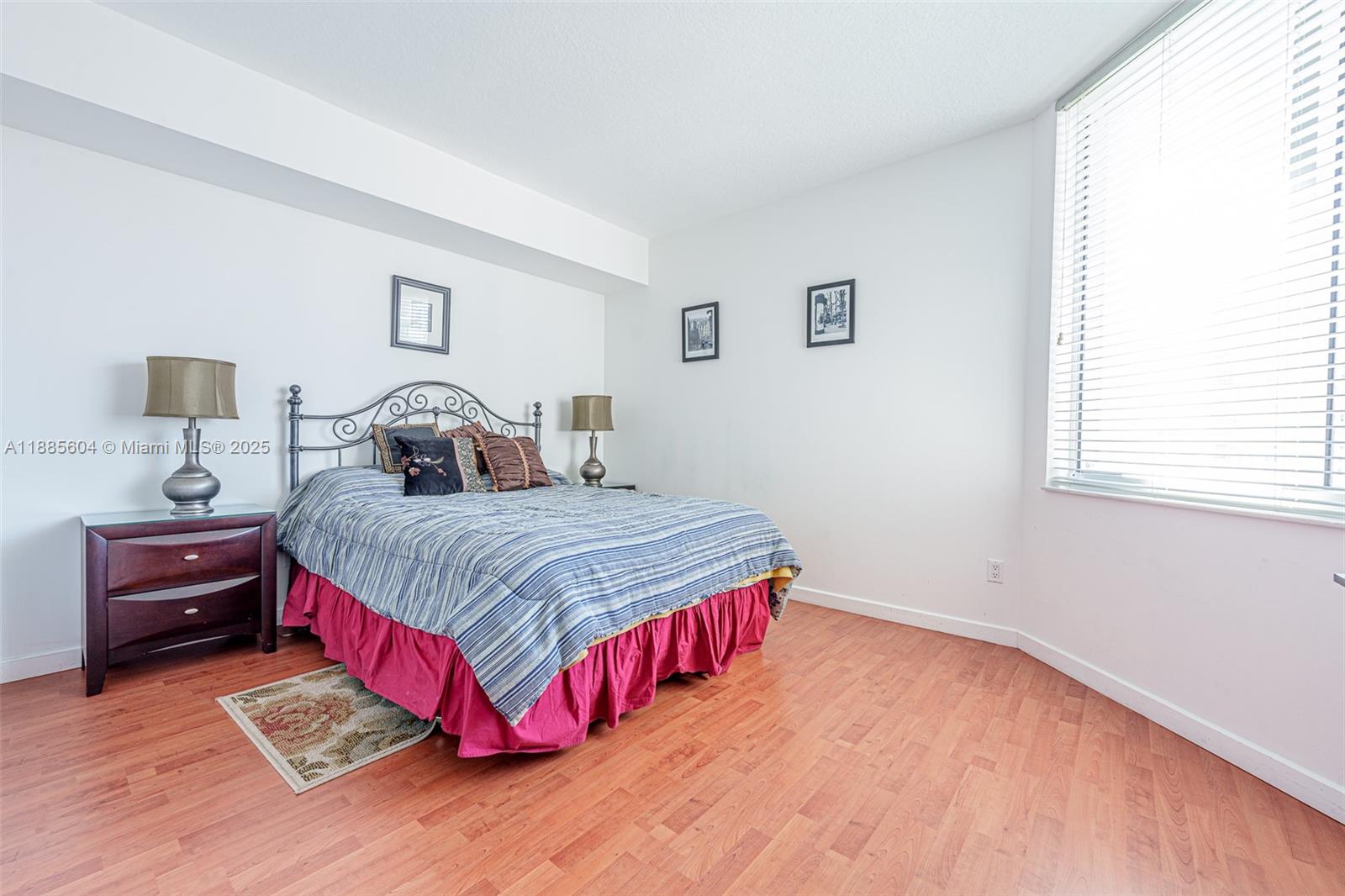 335 S Biscayne Blvd #3005, Miami FL 33131