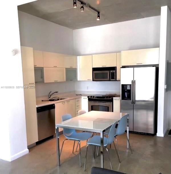 234 NE 3rd St #LPH09, Miami FL 33132