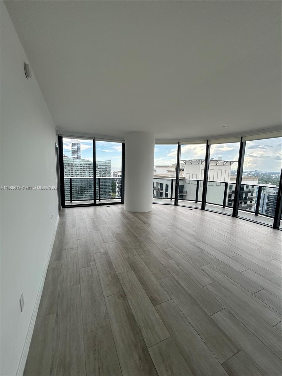 55 SW 9th St #3506, Miami FL 33130