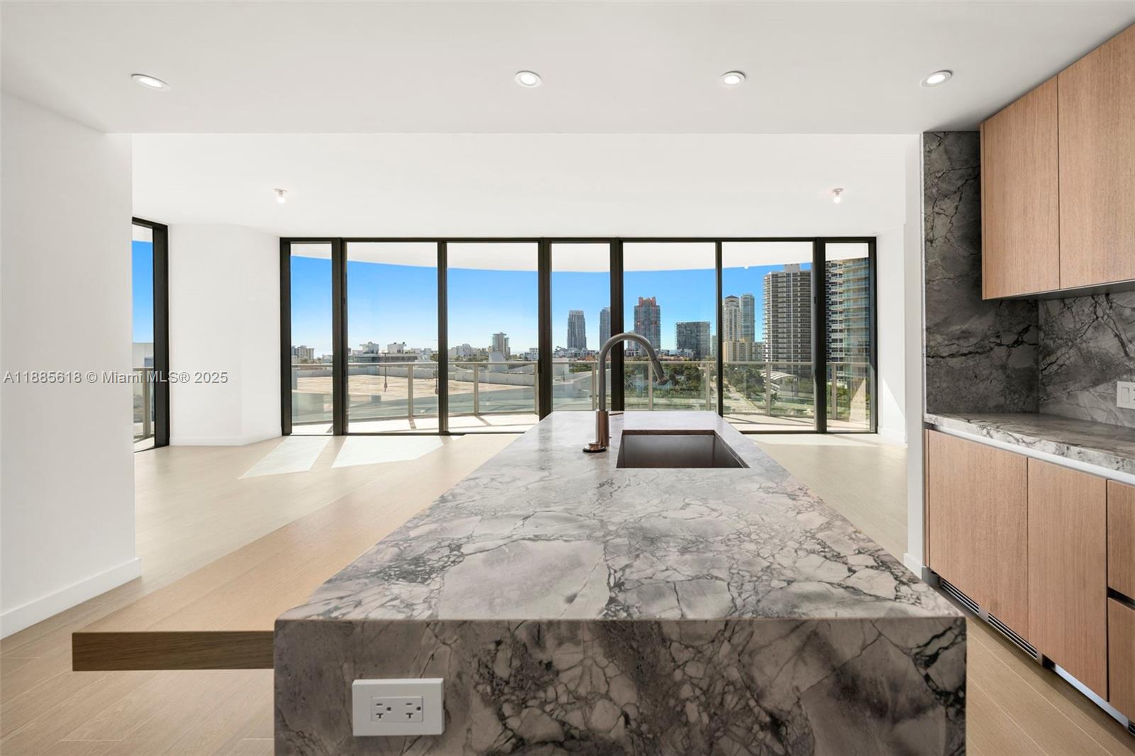 500 Alton #1001, Miami Beach FL 33139