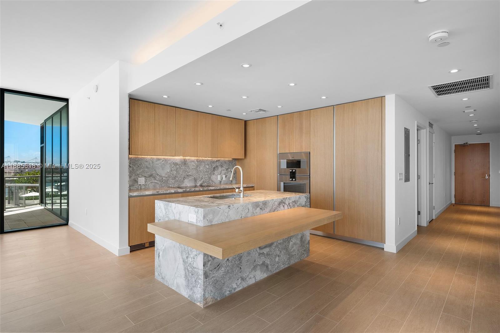 500 Alton #1001, Miami Beach FL 33139