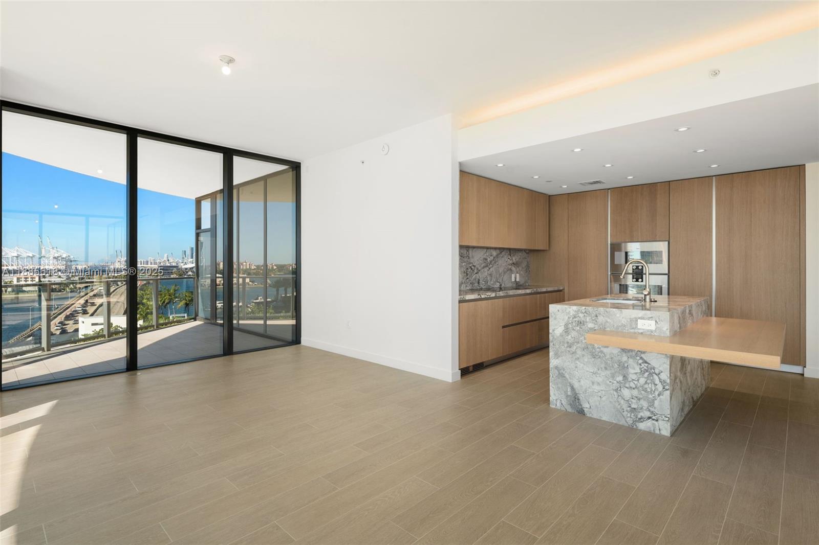 500 Alton #1001, Miami Beach FL 33139