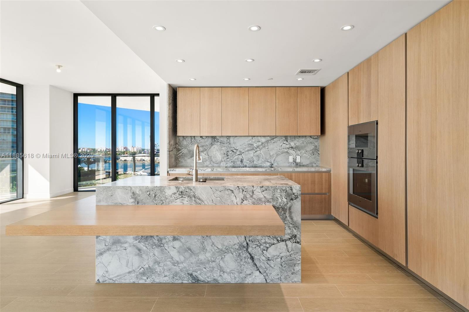 500 Alton #1001, Miami Beach FL 33139